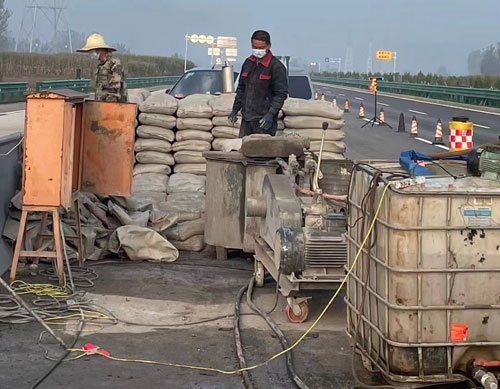 巴里坤高速路病害处理